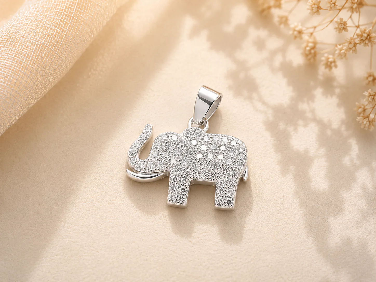Pavé elephant silver pendant