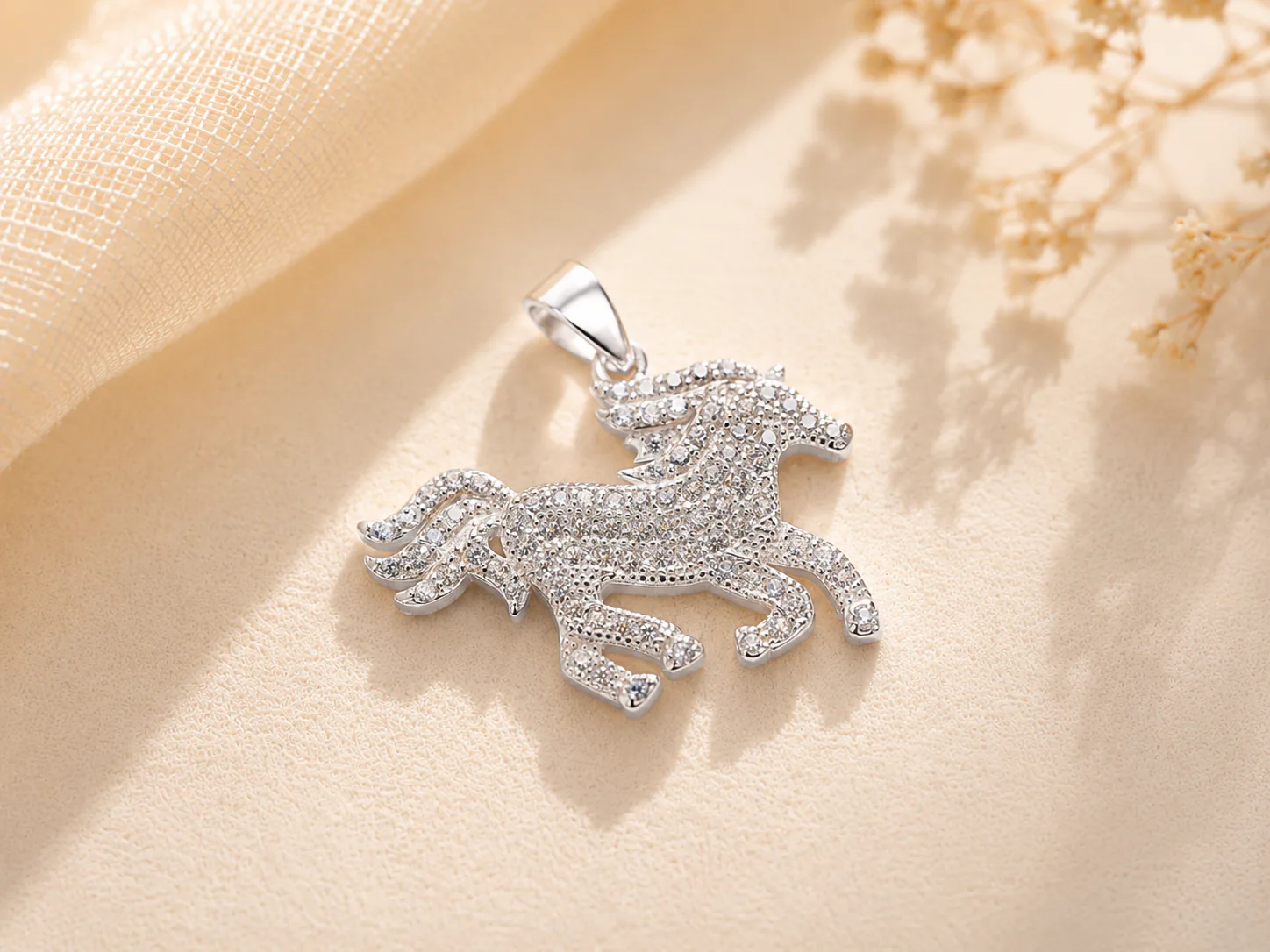 Running horse silver pendant with pavé details