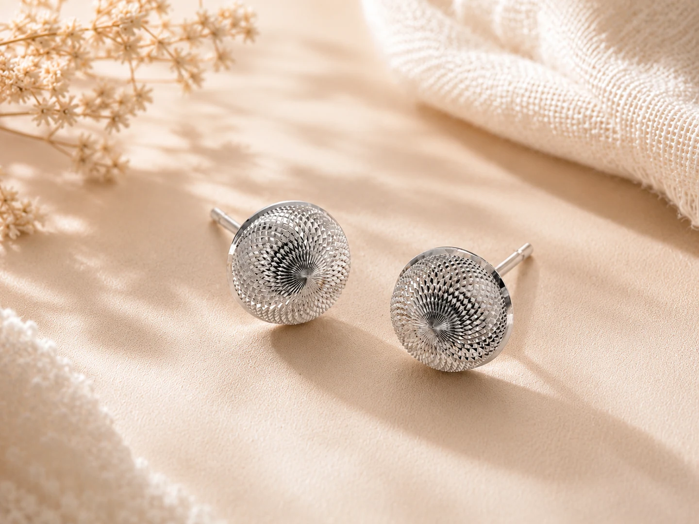 Spiral Mesh Studs silver earring reference style